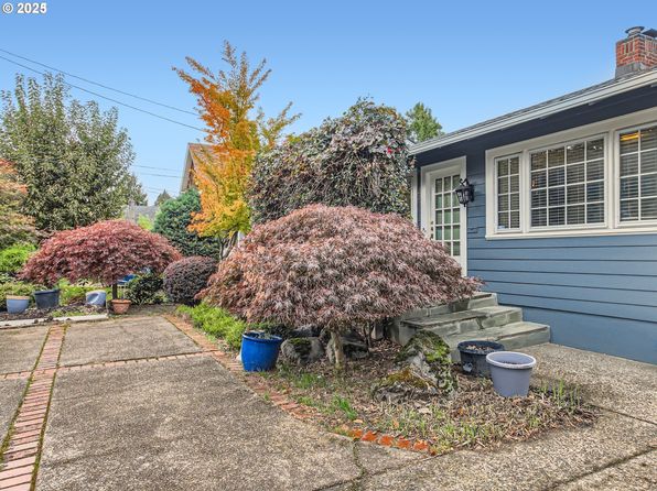 1027 SE Tacoma St, Portland, OR 97202