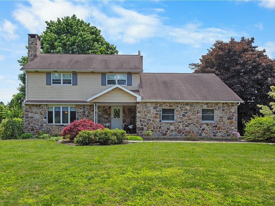 1st image of 679 Cherry Hill Rd