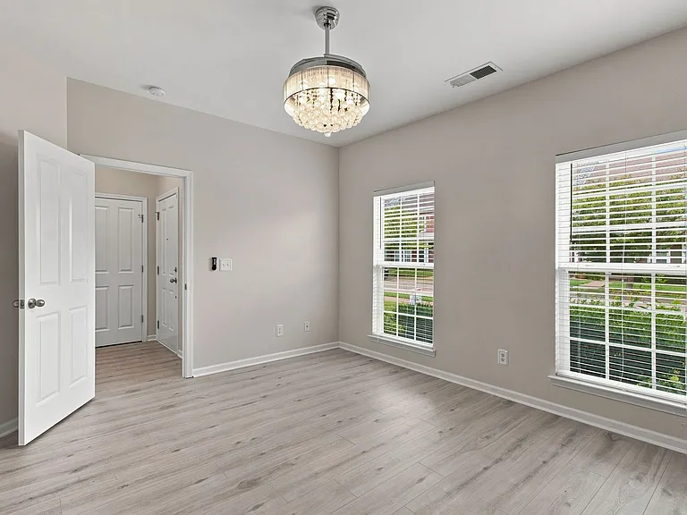 2055 Hemlock Dr #1 — Photo 15