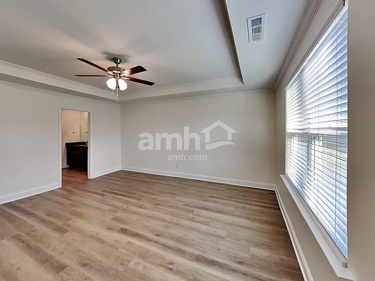 5327 Trust Dr — Photo 10