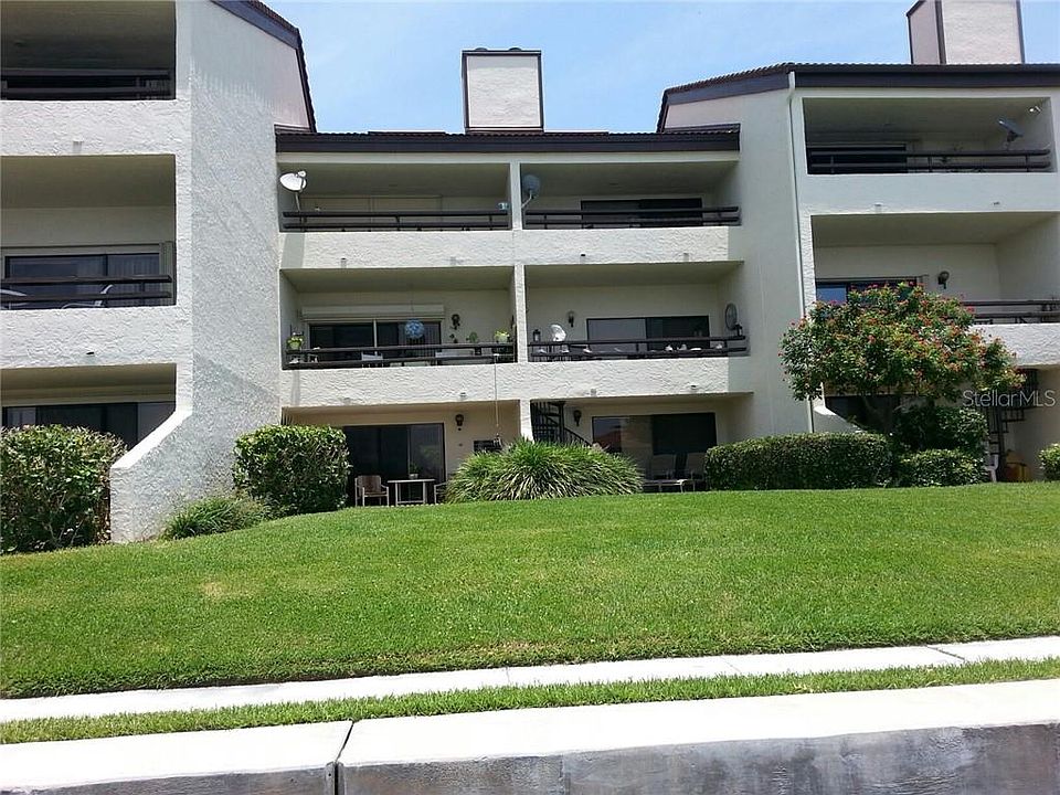 1st image of 132 1st St E APT 107