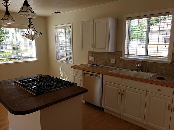 2nd image of 1568 Virginia Ave