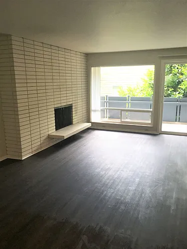 900 Nob Hill Ave N Photo 1