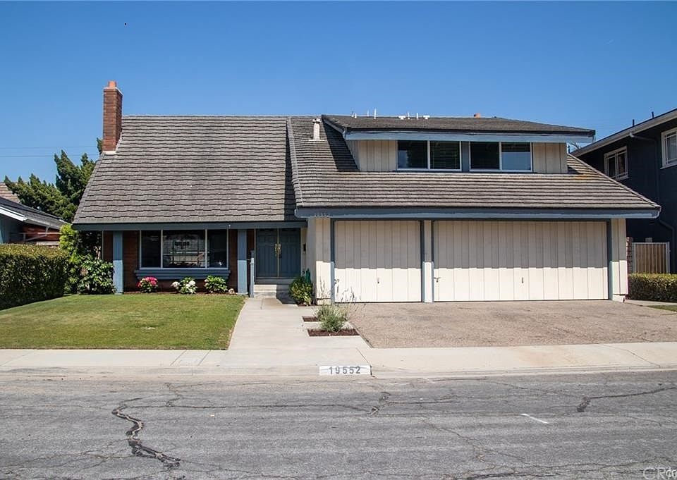 1st image of 19552 Helena Cir