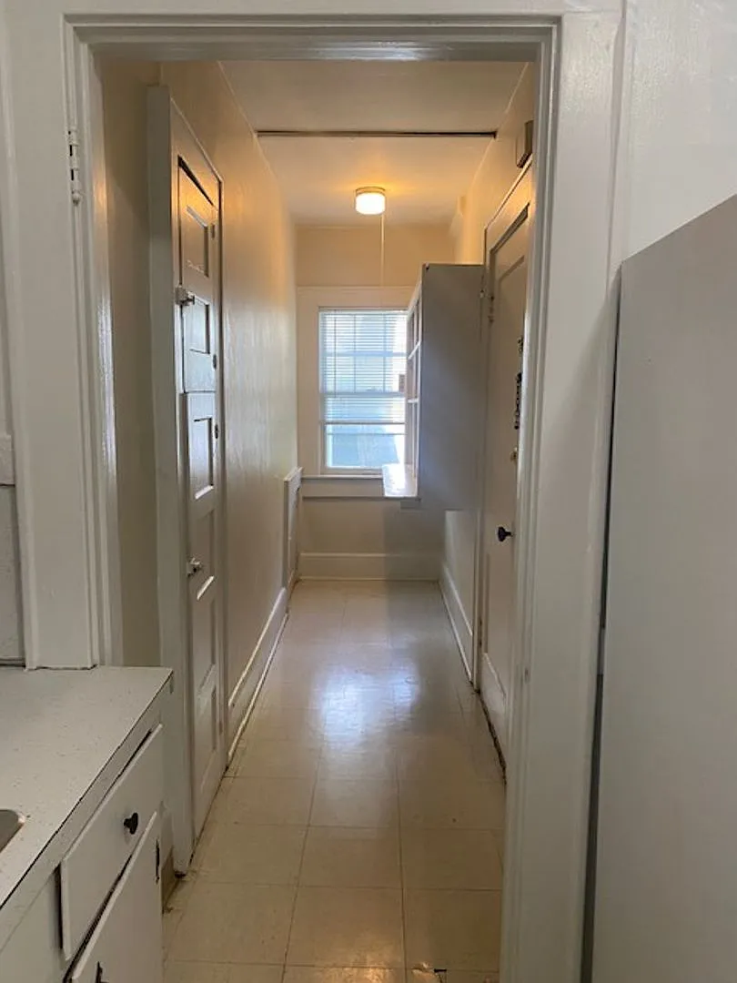 1009-11 Euclid Avenue — Photo 3