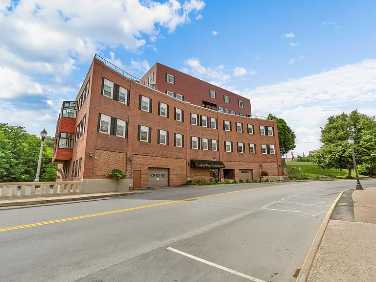 112 Franklin St #C2 — Photo 1