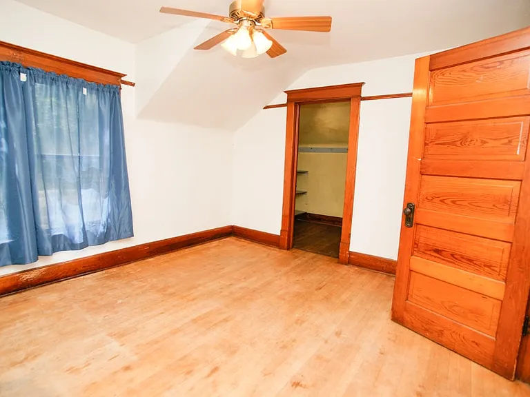 305 S Broadway St #1/2 — Photo 6