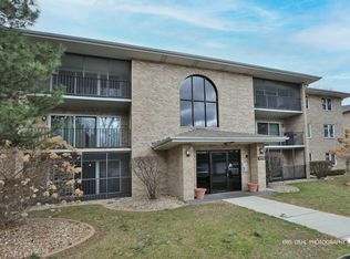 4940 134th Ct APT 408, Crestwood, IL 60418