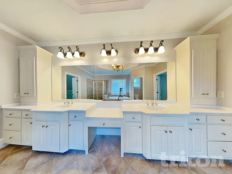 5840 Cool Springs Dr — Photo 10