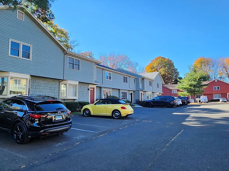 375 Glendale Ave #D4 — Photo 1