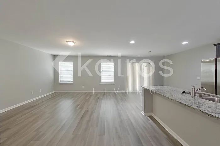 128 Bluff Rd — Photo 8
