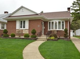 1610 Sunnyside Ave, Westchester, IL 60154