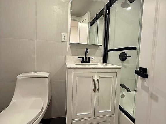 5th image of 385 Ocean Pkwy Floor 1
