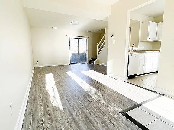 3rd image of 1444 Tenbury Dr #1