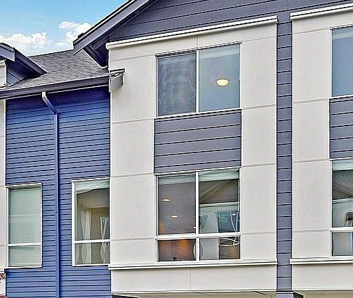 2nd image of 14715 B 2 Admiralty Way 14-unit 14