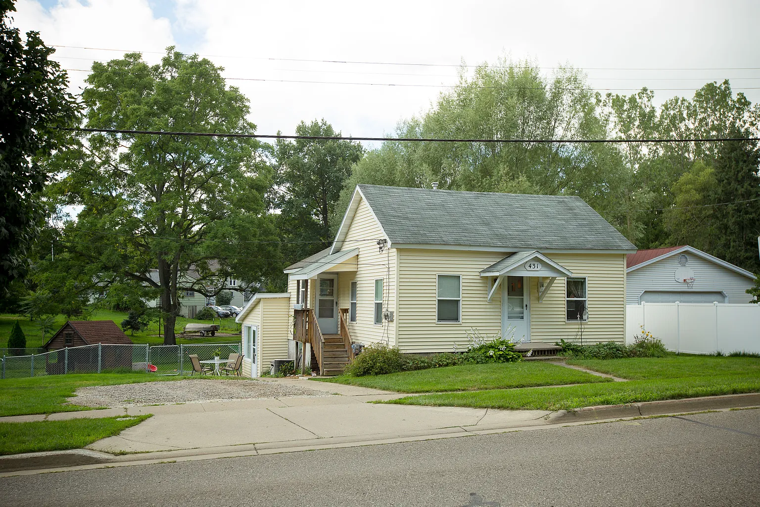 431 W Main St photo 1