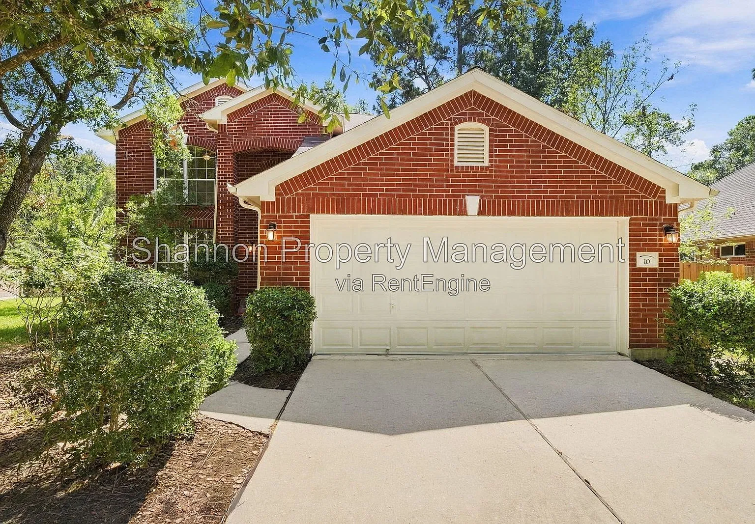 5 bed, 2.5 bath, 2437 sqft, $2,500 — Photo 1