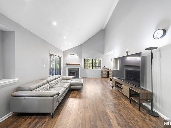 5th image of 3402 Whittier Court