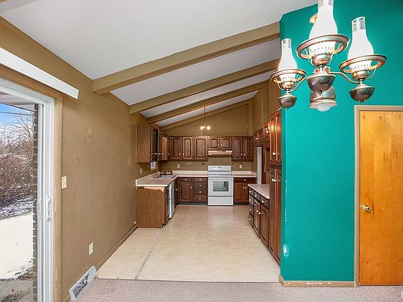 5th image of 23557 Pleasantwood Ct