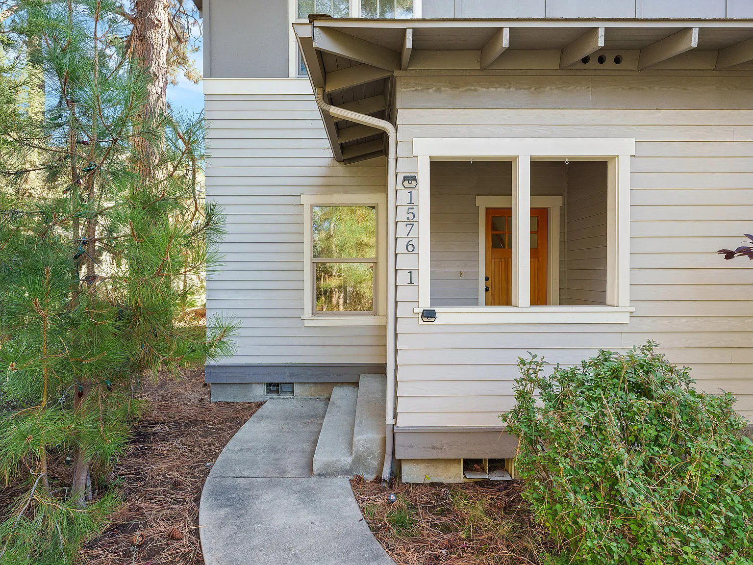 2 bed, $2,595 — Photo 4
