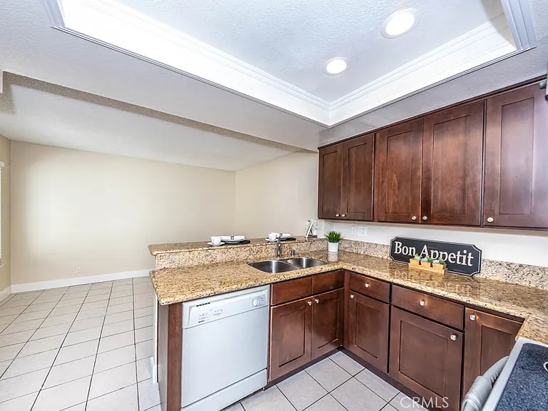 21 Ashbrook #102 — Photo 19