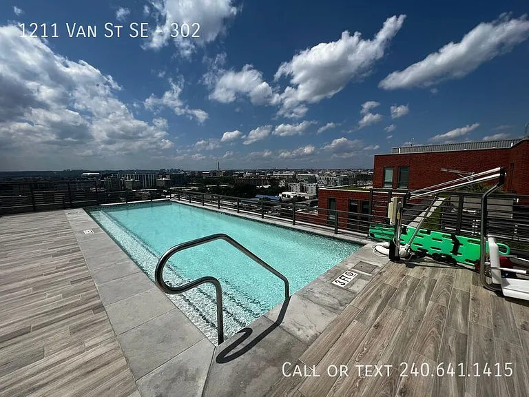 1211 Van St SE #302 — Photo 16