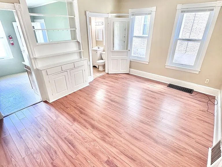 229 E Union Blvd — Photo 28