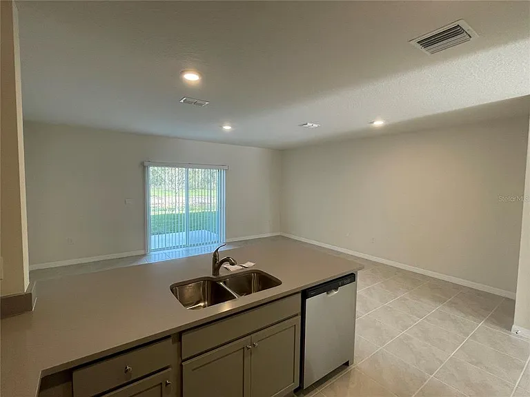 3057 Canary Ave — Photo 6