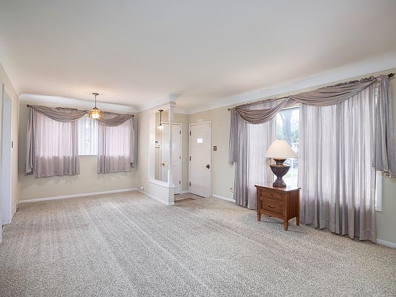 4th image of 20424 Sunnydale St
