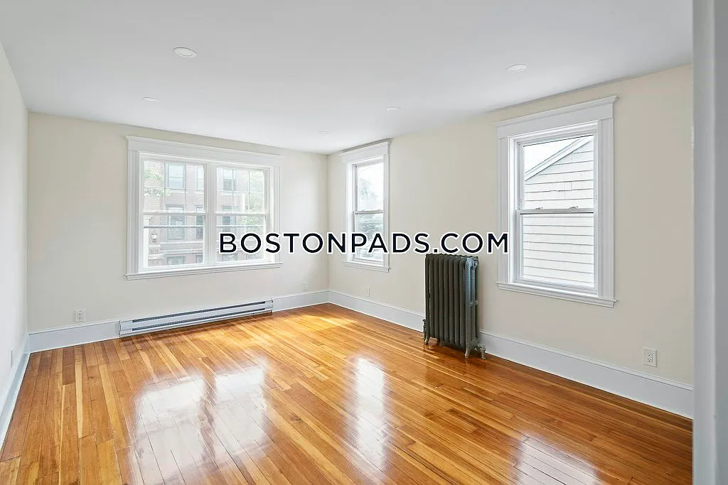 5 bed, 3.5 bath, 9999 sqft, $6,500 — Photo 4