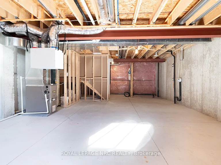 121A Moffatt St #25 — Photo 31
