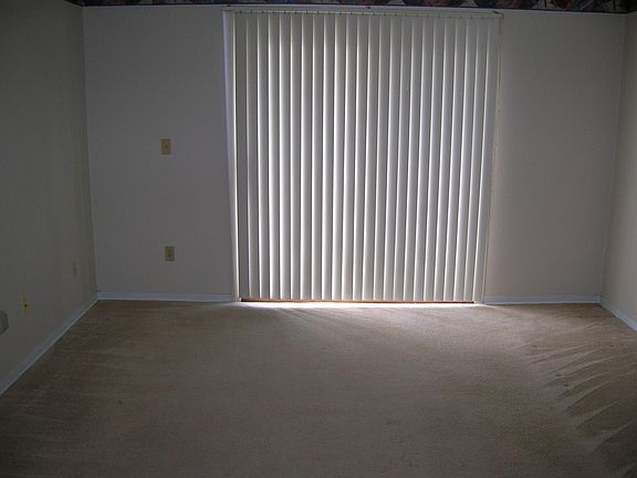4th image of 728 Beverage Hill Ave