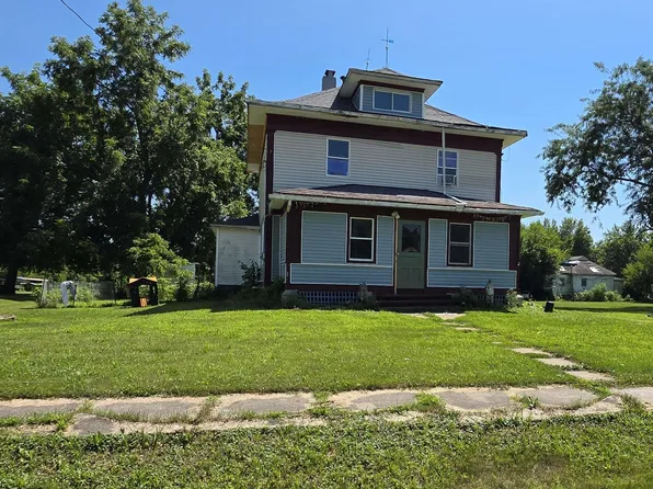 303 Irish St, Chelsea, IA 52215