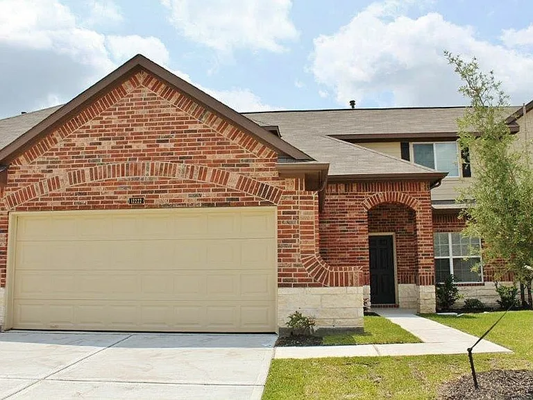 12222 Dona Ln — Photo 3