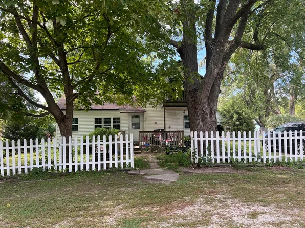 208 S Elm St, Loda, IL 60948