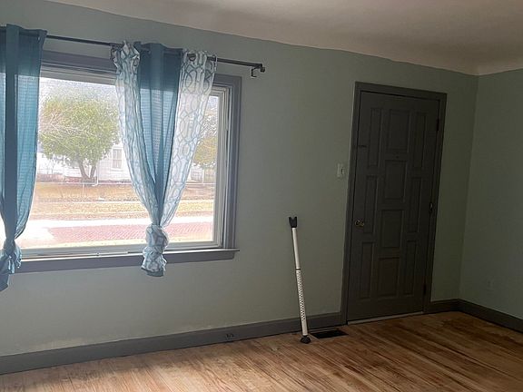 5th image of 501 N Sterling St