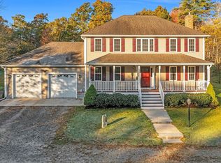 32 Simond Hill Rd, Hubbardston, MA 01452