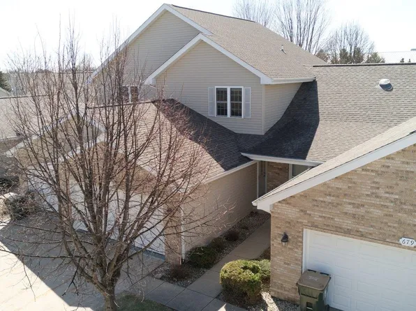 677 Village Ln, Sun Prairie, WI 53590