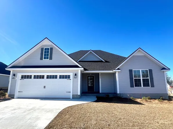 3930 Landings Cir, Hahira, GA 31632