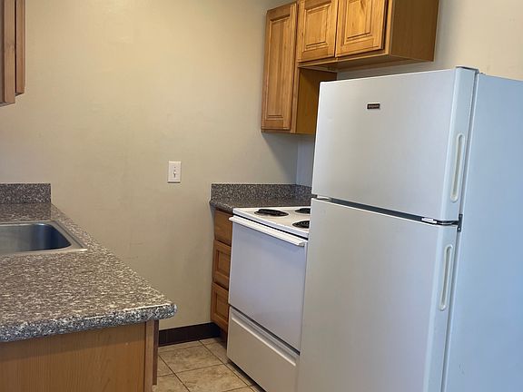 3rd image of 647 E 17th St APT 334