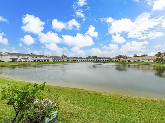 3rd image of 3168 SW 49th Street