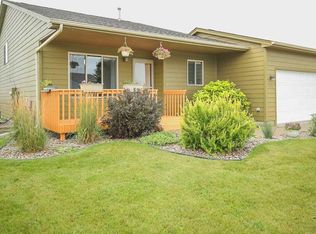 803 Lois Ln, Harrisburg, SD 57032