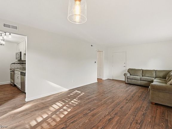 5th image of 489 W Streetsboro St APT A