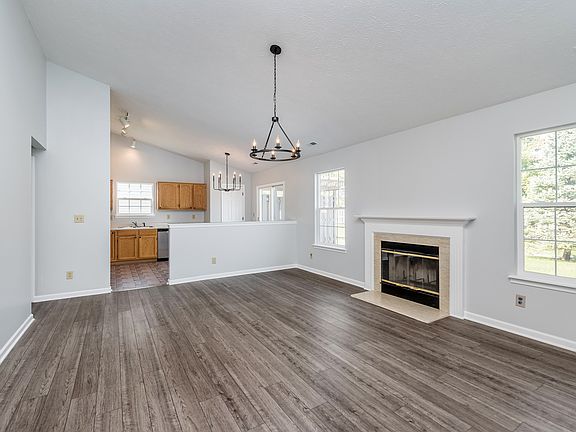 4th image of 1166 Jasmine Dr