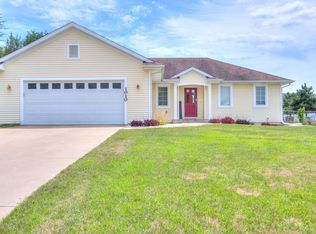 1010 Taylor Dr, Plainwell, MI 49080