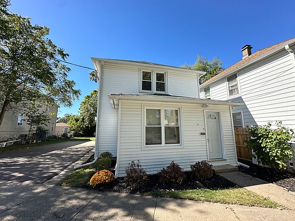 3rd image of 556 Caroline Pl
