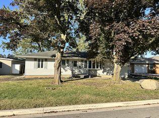 2108 Wynnewood Ln, Peru, IL 61354