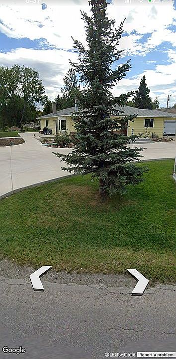 2nd image of 115 Ash St