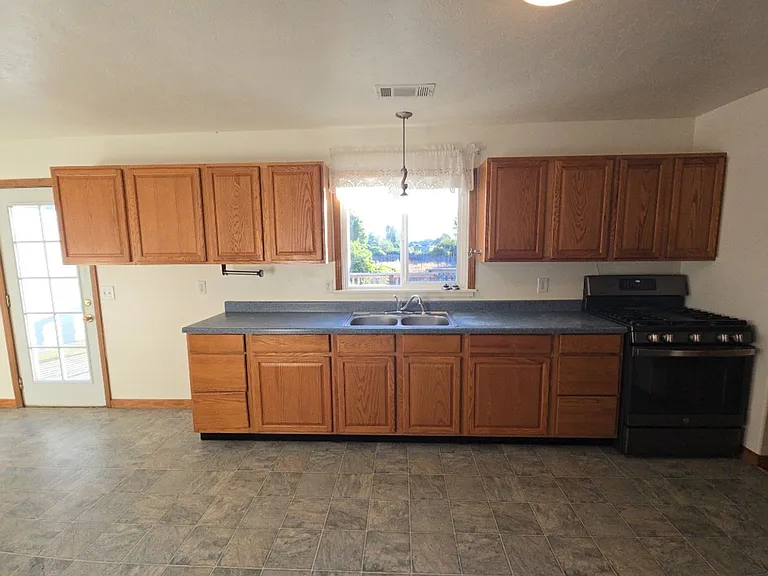 1316 Rohnerville Rd — Photo 33