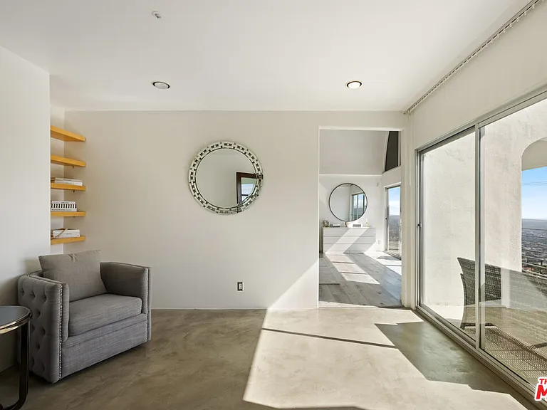 8435 Franklin Ave — Photo 17